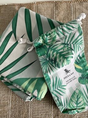 Dock & Bay Tropical Green Palm Quick-Dry Towel